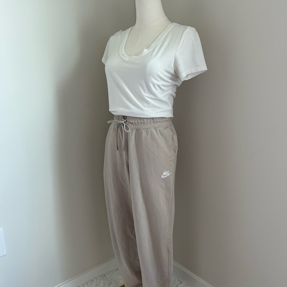 Nike Cream Sweatpants Relaxed Fit Joggers - Picture 3 of 6